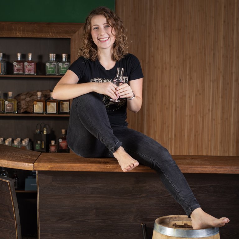Anna-Lisa unterstützt in Marketing und Vertrieb.